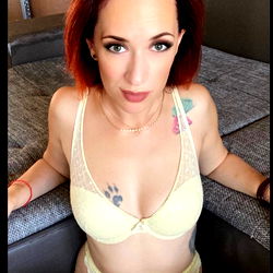 😈🖤Your Beloved Mature Mommy 💥 photo