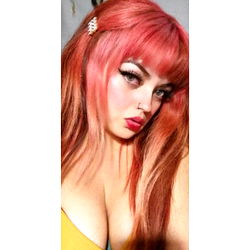 Malibuu's Stunning Selfie