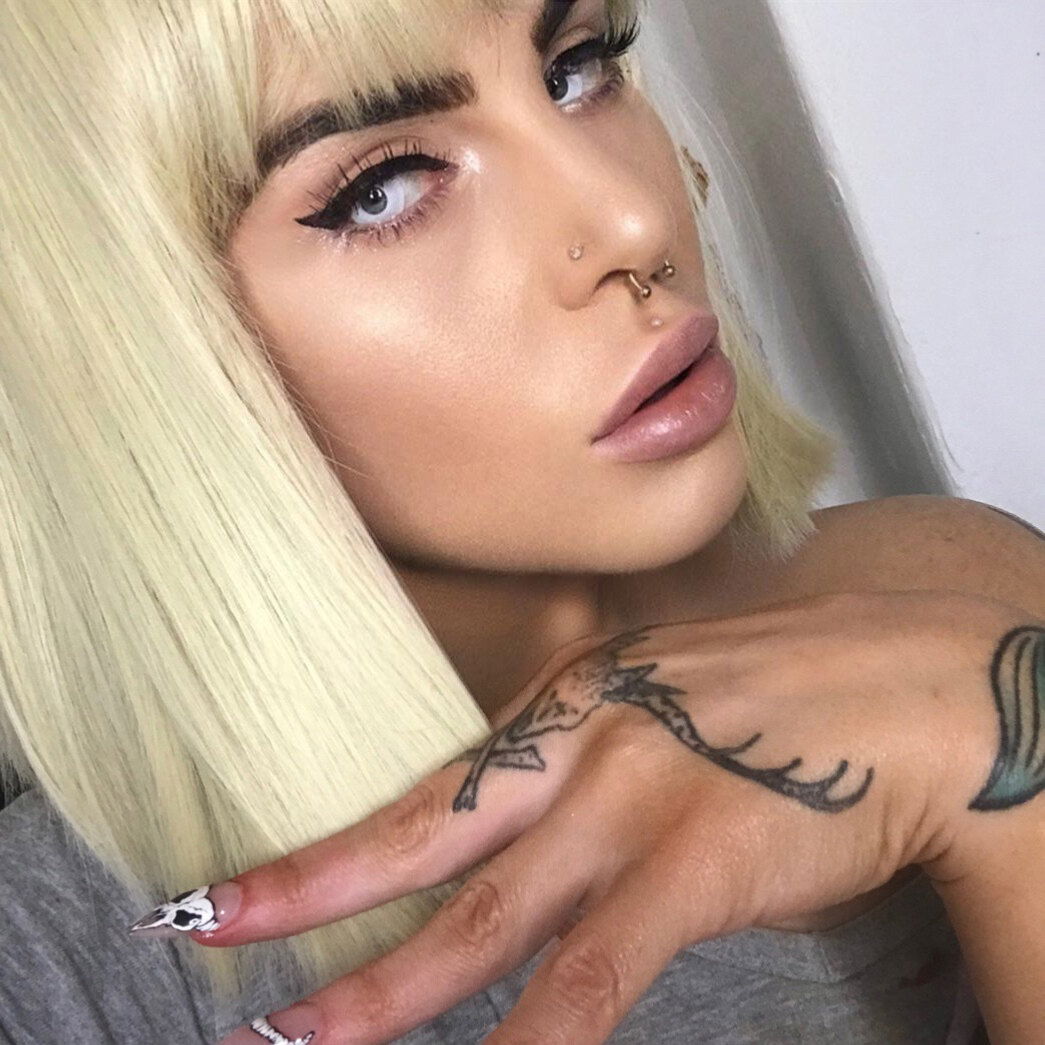 HAIL LUCY🖤🤘🏼 photo