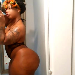 Cakes from Texas Showcasing her OnlyFans