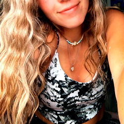 Baby Blue Jay - Onlyfans Model Photo