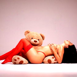 Alexis Bloom ♡ photo