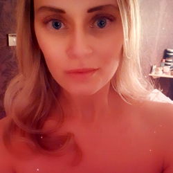 Mia Rose, a stunning OnlyFans model