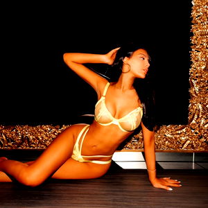 Hannah Marbles ๐ฅต Brunette Angel photo