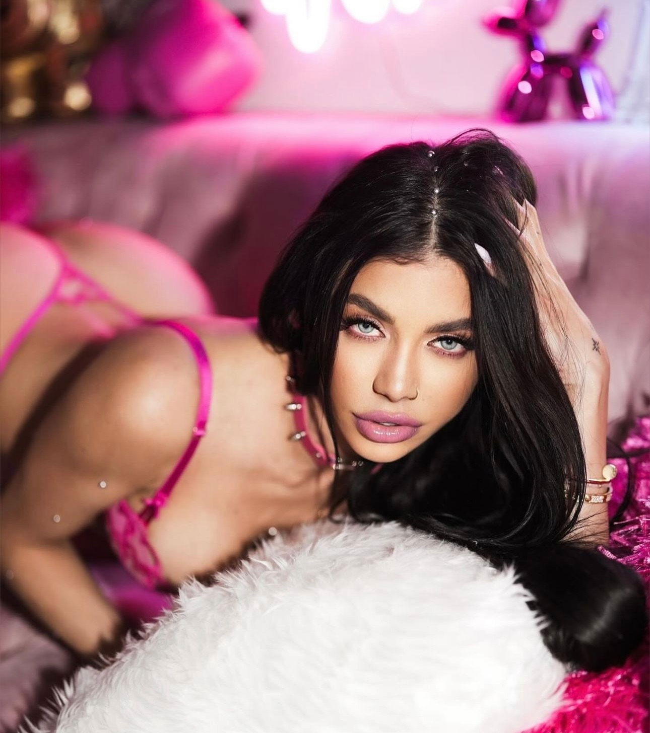 Veronica Rodriguez / V Rod photo