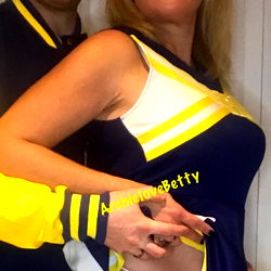 Fans of Onlyfans Model ArchieloveBetty