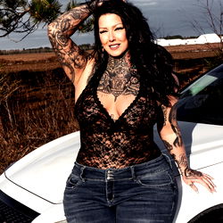 Cyndie Fox, the Inked Curvy Model