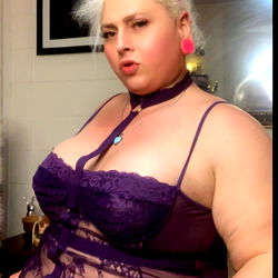 PEACHES🍑PHINE photo