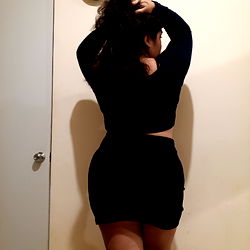 Ellie: A Model Showcasing Her Style