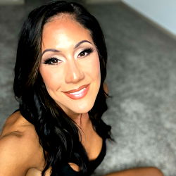 OnlyFans Model Mia Tailor