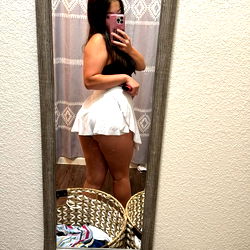 OnlyFans Angelia Showcasing Fitness and Style