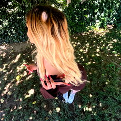 Lauren, Onlyfans model in a park setting