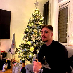 Casual Holiday Celebration with Viktor