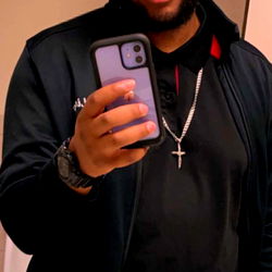 OnlyFans Model Jalen Shepherd Captures Unique Moment with Playful Error-themed Photo