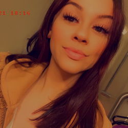 A Chicago-based Angie, an OnlyFans model.