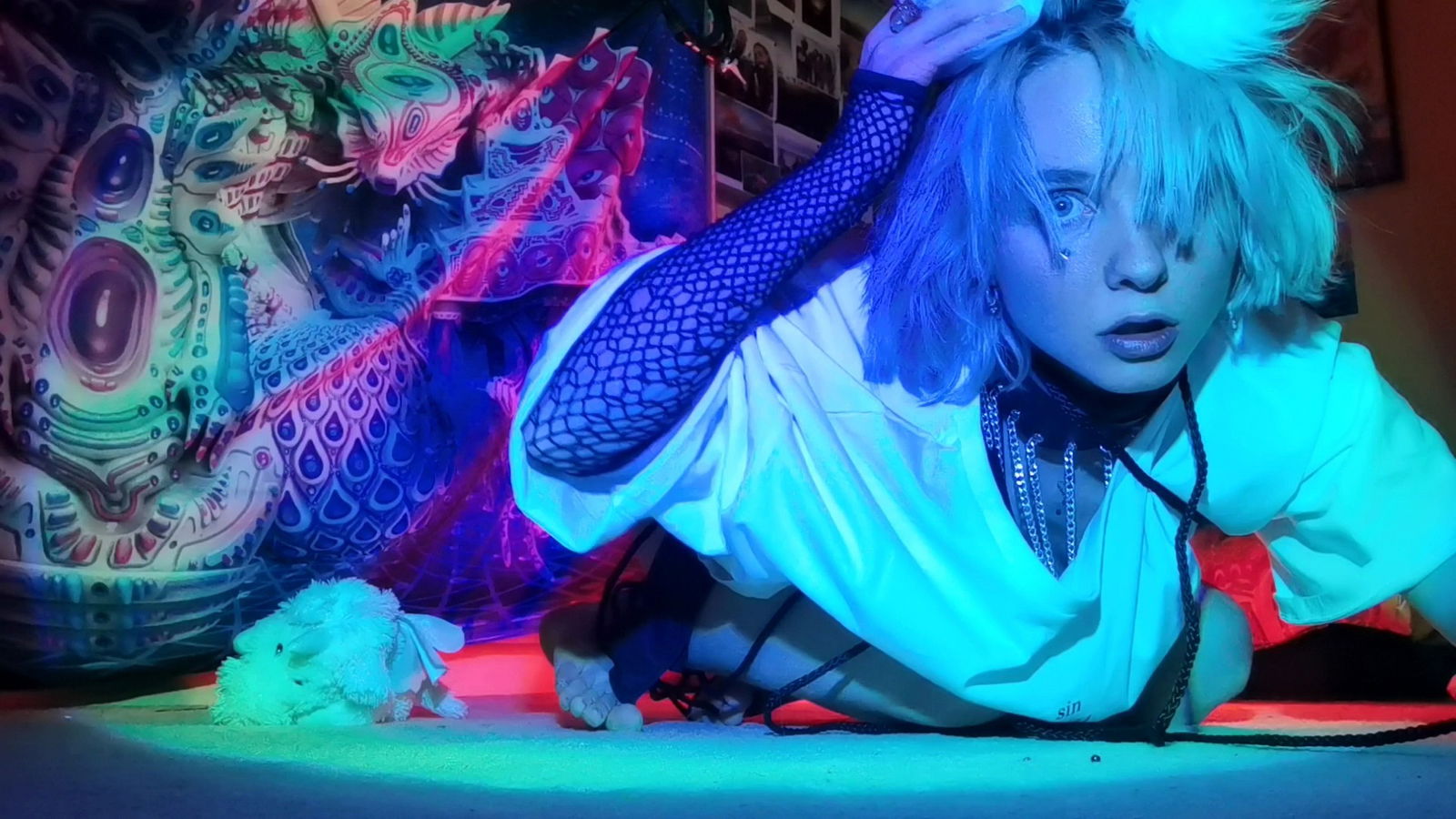 Alien Priestess photo