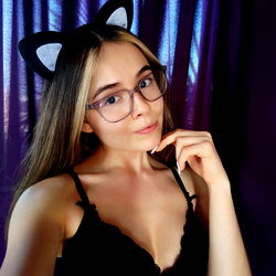 Pau bebé in a Cat Ear Headband