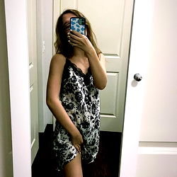 OnlyFans Model Destiny Montgomery in a Mirror