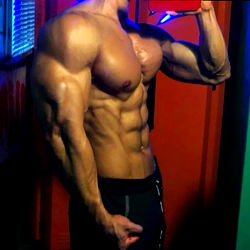 Au Revoir: Fitness and Bodybuilding Model