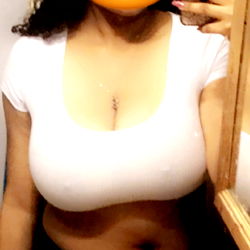 Aaliyah's Exclusive Photoshoot in OnlyFans