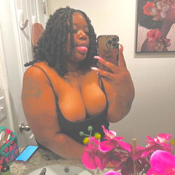 Fineaswine Model in Brooklyn, NY