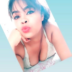 Hiellen, Brazilian Model with a Candid and Playful Style