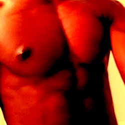 J from Miami: Shirtless Selfie