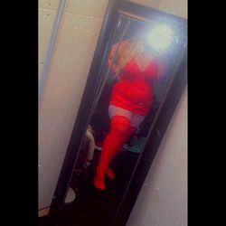 OnlyFans Reagan: A Red-Hot Revelation in a Shower Mirror