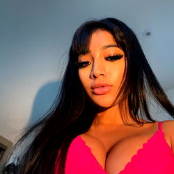 Yasmina Khan 💘 photo