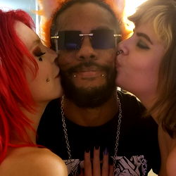 Los Angeles Model AJ Fresh XXX Kisses with Two Women