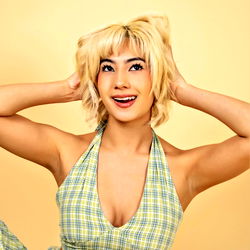 Actually.Maria, a Fashion-forward Model with Style and Elegance