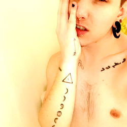 OnlyFans Model Giles Takes a Shower