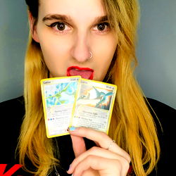 Aesthetic Gaming Experience at a Comic Con