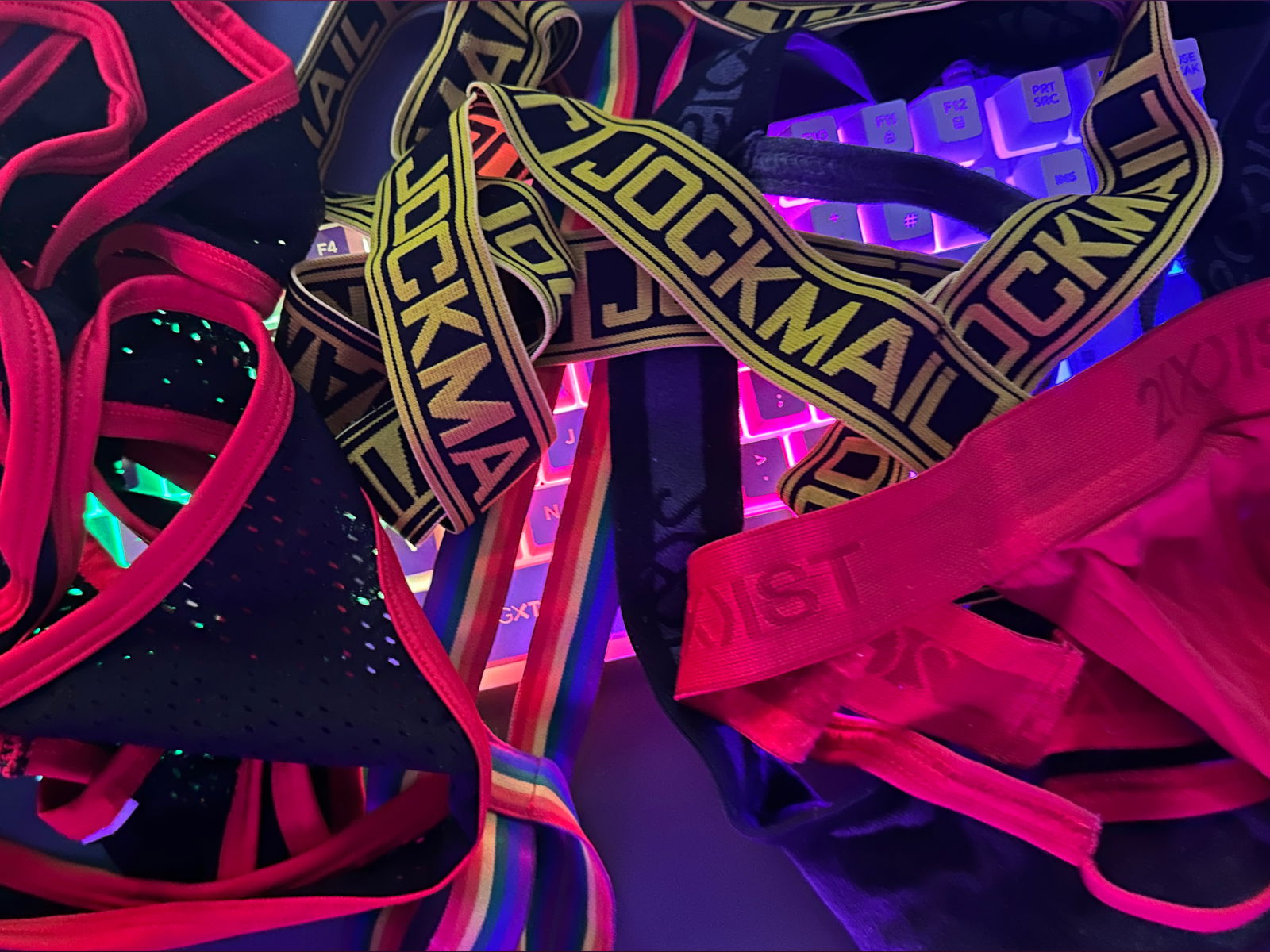 🏳️‍🌈🦦 Oily Otter (Top 57%) photo