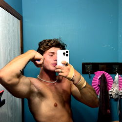 Donofonly's Shirtless Selfie