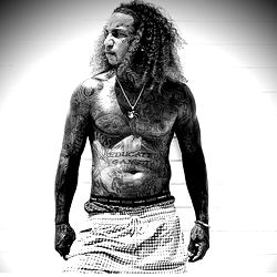 DatFoolCripCurry's Strong and Tattooed Style