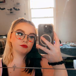 Utah-based OnlyFans Model: 'Baby Girl' Posing for Selfie with Phone