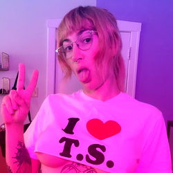 Aurora Pop, Chicago-Based Model in Playful T-Shirt