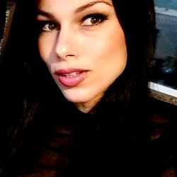 Ananda Robles, Melbourne Model