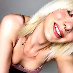 Amy 🏳️‍⚧️ 💦 - OnlyFans Model