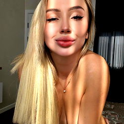 Julia Allure, 23-year-old Bucharest model in OnlyFans