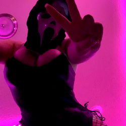 Elisa's Euphoric Performance in 'Scream 2',