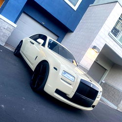 Bringing Elegance to the Street: A Customized Rolls-Royce Phantom
