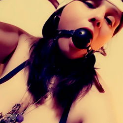 OnlyFans Model 'Happykitty1996' in a Playful Moment