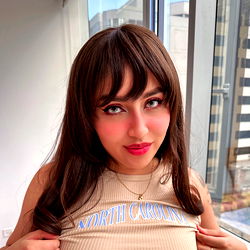 Stylish Model Agustina Rey