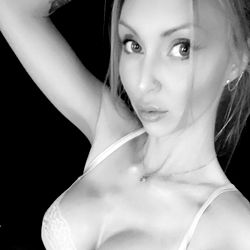 Akerblomclindase, Swedish Model Posing in Lingerie