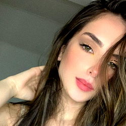 Alessia Swens: The Rising Star of OnlyFans