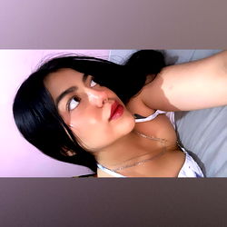 AriadnaV - Onlyfans Model Photo