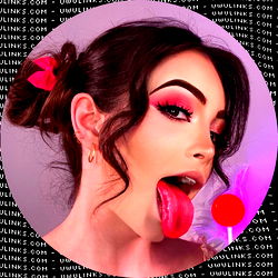 Yammykko's Striking OnlyFans Photo