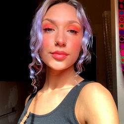 Maevevev's Summer Glow Photoshoot